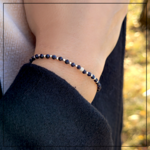 bransoletka noc kairu ze srebrna kuleczka