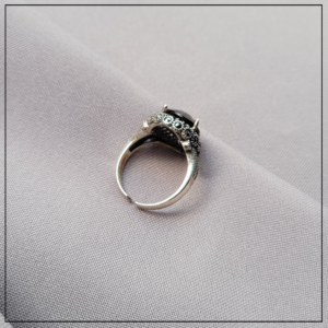 pierscionek kropla bursztynowy 