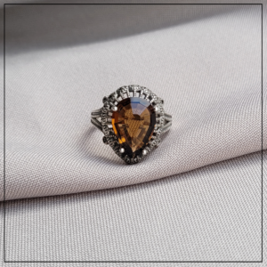 pierscionek kropla bursztynowy  