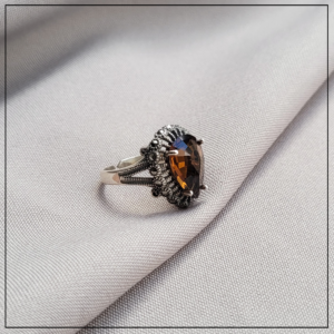 pierscionek kropla bursztynowy   