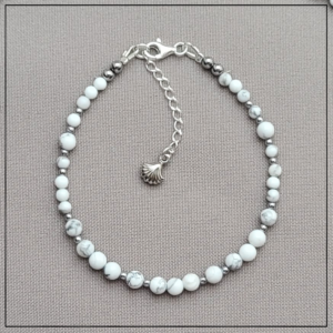 biala bransoletka z muszelka  