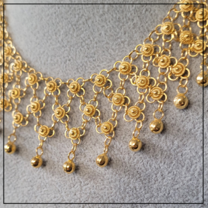 naszyjnik telkari pajeczynka z cekinami  