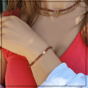 bransoletka zloty krzyzyk piasek pustyni