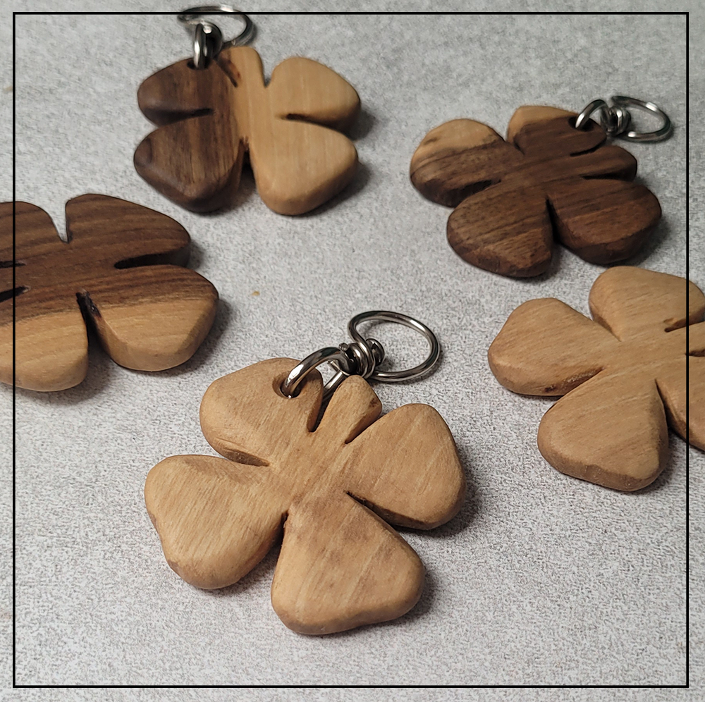 brelok+koniczyna+drewno+akacja+duzy++++++++ brelok+koniczyna+drewno+akacja+duzy++++++++