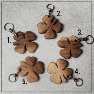 brelok+koniczyna+drewno+akacja+maly+++++++
