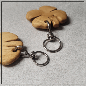 brelok+koniczyna+drewno+dab+jasne+++
