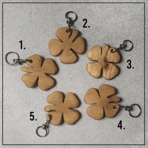 brelok+koniczyna+drewno+dab+jasne+