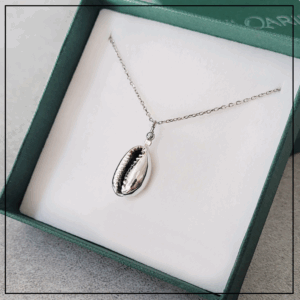 naszyjnik srebrna muszelka kauri