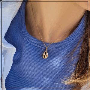 naszyjnik zlota muszelka kauri