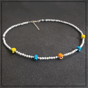 Naszyjnik evil eye bialy howlit kolorowy