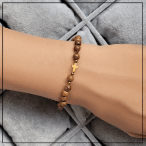 bransoletka rozaniec drewno zlota mala