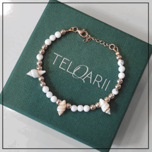 bransoletka bialo zlota kamienie muszle rose