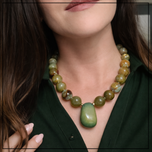 naszyjnik z jadeitu z orzechem tigua